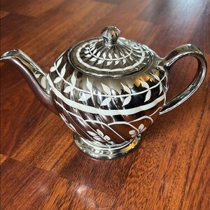 Sadler Silver& White Teapot with Floral Design